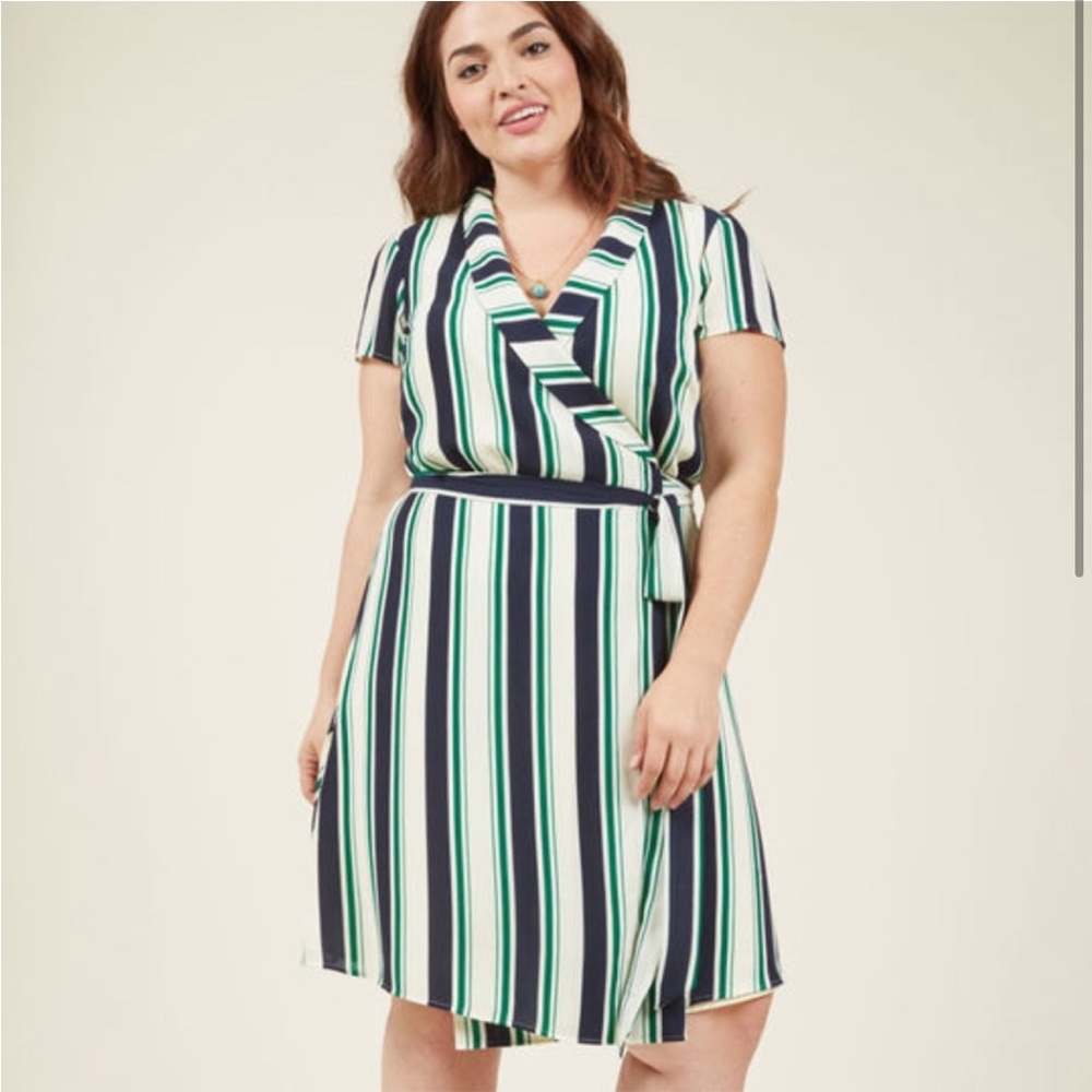 Modcloth Shawl Collar Short-Sleeved Wrap Dress